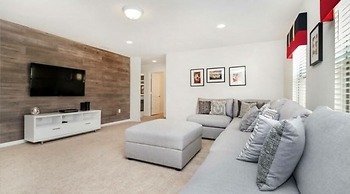 Beautiful 6 Bedroom Home With Private Pool and Game Room Ww1508