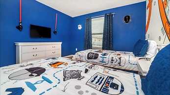 Beautiful 6 Bedroom Home With Private Pool and Game Room Ww1508