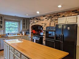 Southern Charm Riverside 4 Bedroom Home by RedAwning