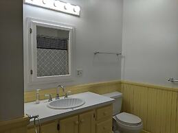 Southern Charm Riverside 4 Bedroom Home by RedAwning