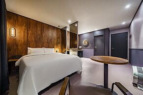 Brown-Dot Hotel Geomdan