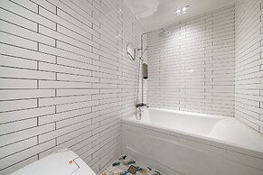 Brown-Dot Hotel Geomdan