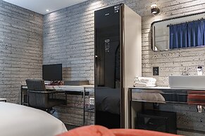 Brown-Dot Hotel Geomdan