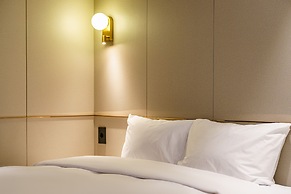 Brown-Dot Hotel Geomdan