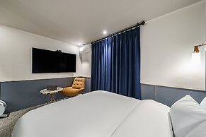 Brown-Dot Hotel Geomdan