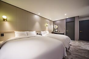 Brown-Dot Hotel Geomdan