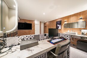 Brown-Dot Hotel Geomdan