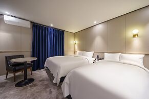 Brown-Dot Hotel Geomdan