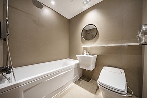 Brown-Dot Hotel Geomdan