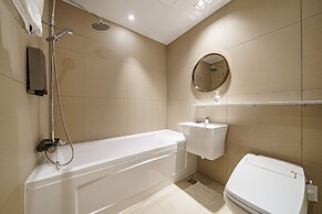 Brown-Dot Hotel Geomdan