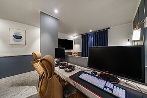 Brown-Dot Hotel Geomdan