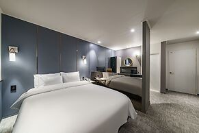 Brown-Dot Hotel Geomdan