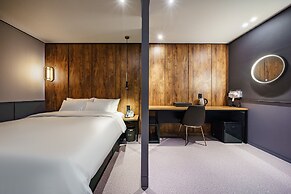 Brown-Dot Hotel Geomdan