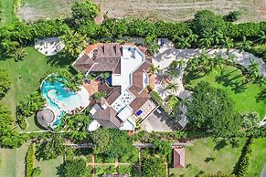 5-star villa for rent in Moroccan-style