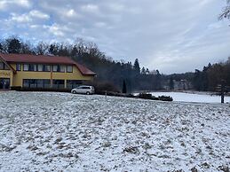 Conference center and restaurant Backonys