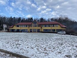 Conference center and restaurant Backonys