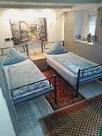 Ferienwohnung Sleeps 6 With Whirlpool