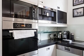 NEW Stunning 5BD Kensington House