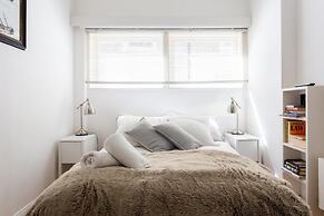 NEW Stunning 5BD Kensington House