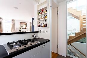 NEW Stunning 5BD Kensington House