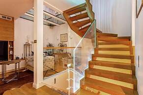 NEW Stunning 5BD Kensington House