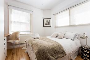 NEW Stunning 5BD Kensington House