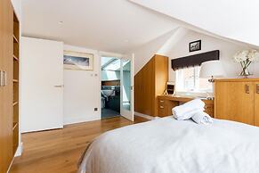 NEW Stunning 5BD Kensington House