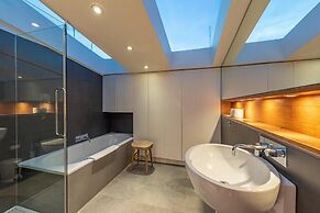 NEW Stunning 5BD Kensington House