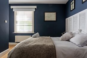 NEW Stunning 5BD Kensington House