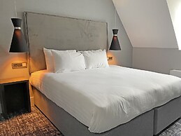 1820 Boutique Rooms and Suites