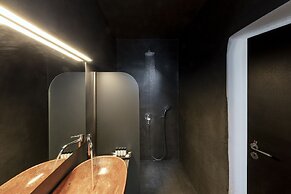 Pearl of Caldera Oia Boutique Hotel