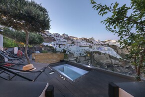 Pearl of Caldera Oia Boutique Hotel