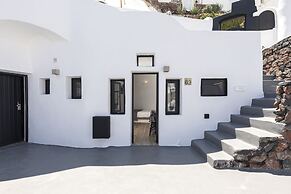 Pearl of Caldera Oia Boutique Hotel