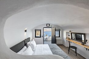 Pearl of Caldera Oia Boutique Hotel