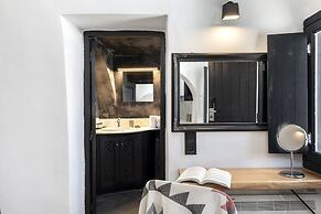 Pearl of Caldera Oia Boutique Hotel