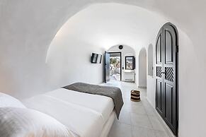 Pearl of Caldera Oia Boutique Hotel