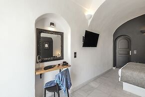 Pearl of Caldera Oia Boutique Hotel
