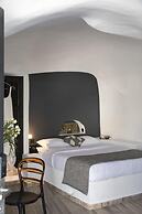 Pearl of Caldera Oia Boutique Hotel