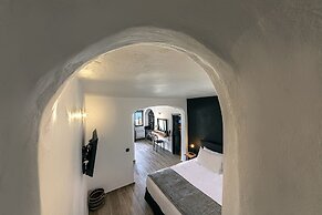 Pearl of Caldera Oia Boutique Hotel