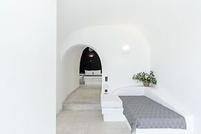 Pearl of Caldera Oia Boutique Hotel