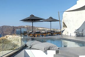 Pearl of Caldera Oia Boutique Hotel