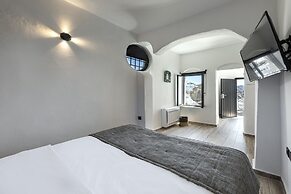 Pearl of Caldera Oia Boutique Hotel