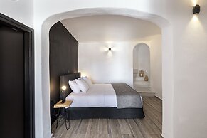 Pearl of Caldera Oia Boutique Hotel