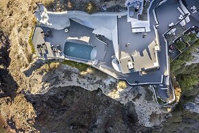 Pearl of Caldera Oia Boutique Hotel