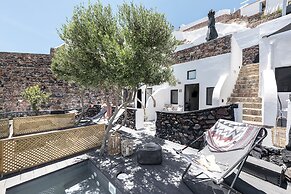 Pearl of Caldera Oia Boutique Hotel