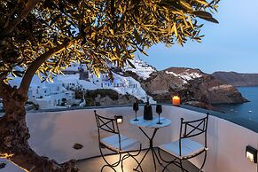 Pearl of Caldera Oia Boutique Hotel