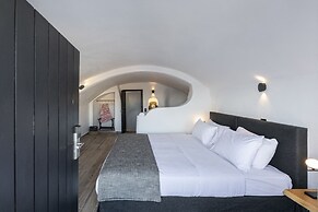 Pearl of Caldera Oia Boutique Hotel