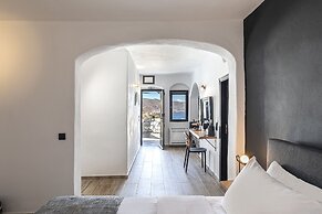 Pearl of Caldera Oia Boutique Hotel