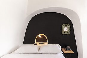 Pearl of Caldera Oia Boutique Hotel