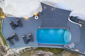 Pearl of Caldera Oia Boutique Hotel